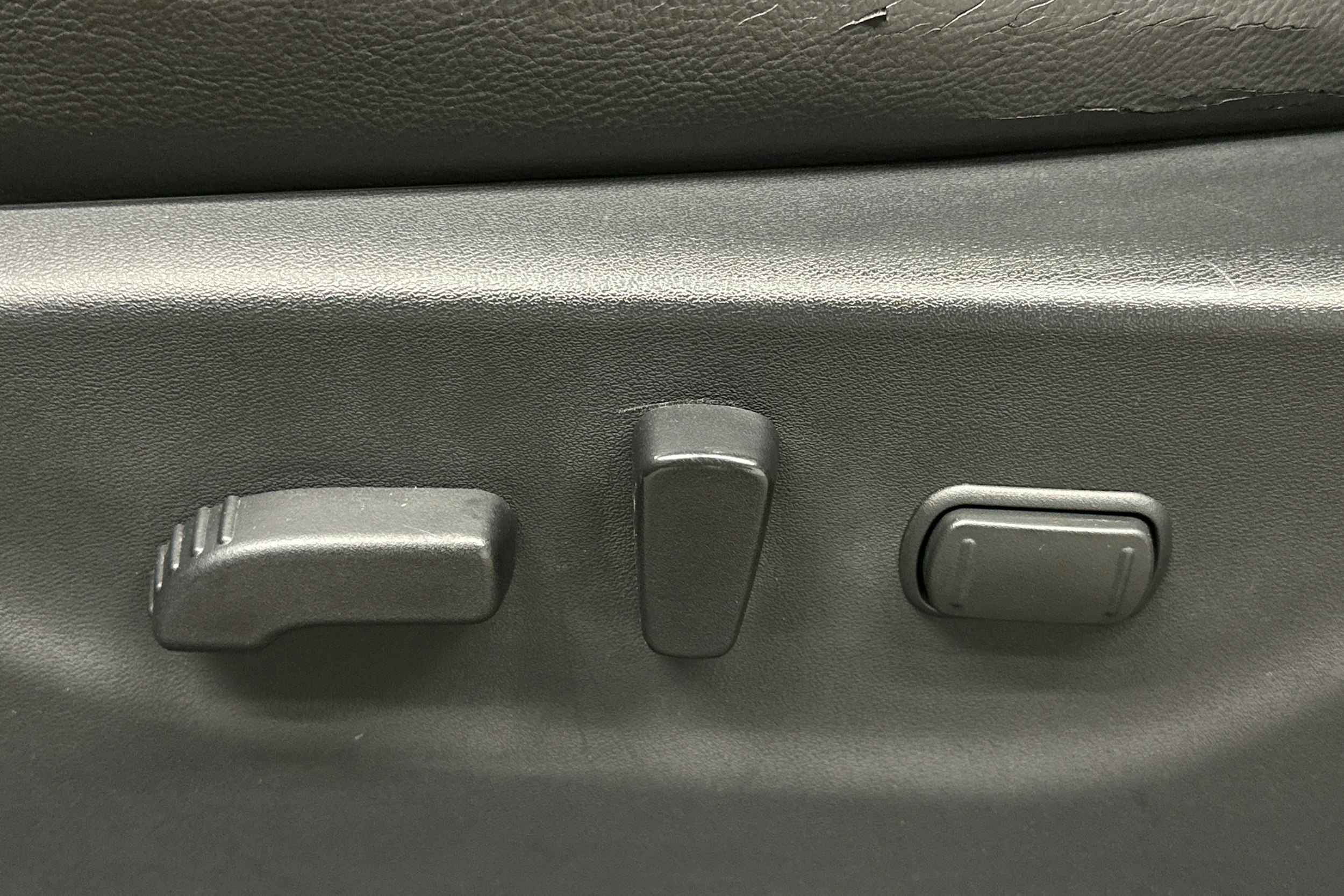 musta Nissan Navara 2017 kuva 13.