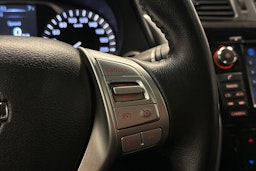 musta Nissan Navara 2017 kuva 17.