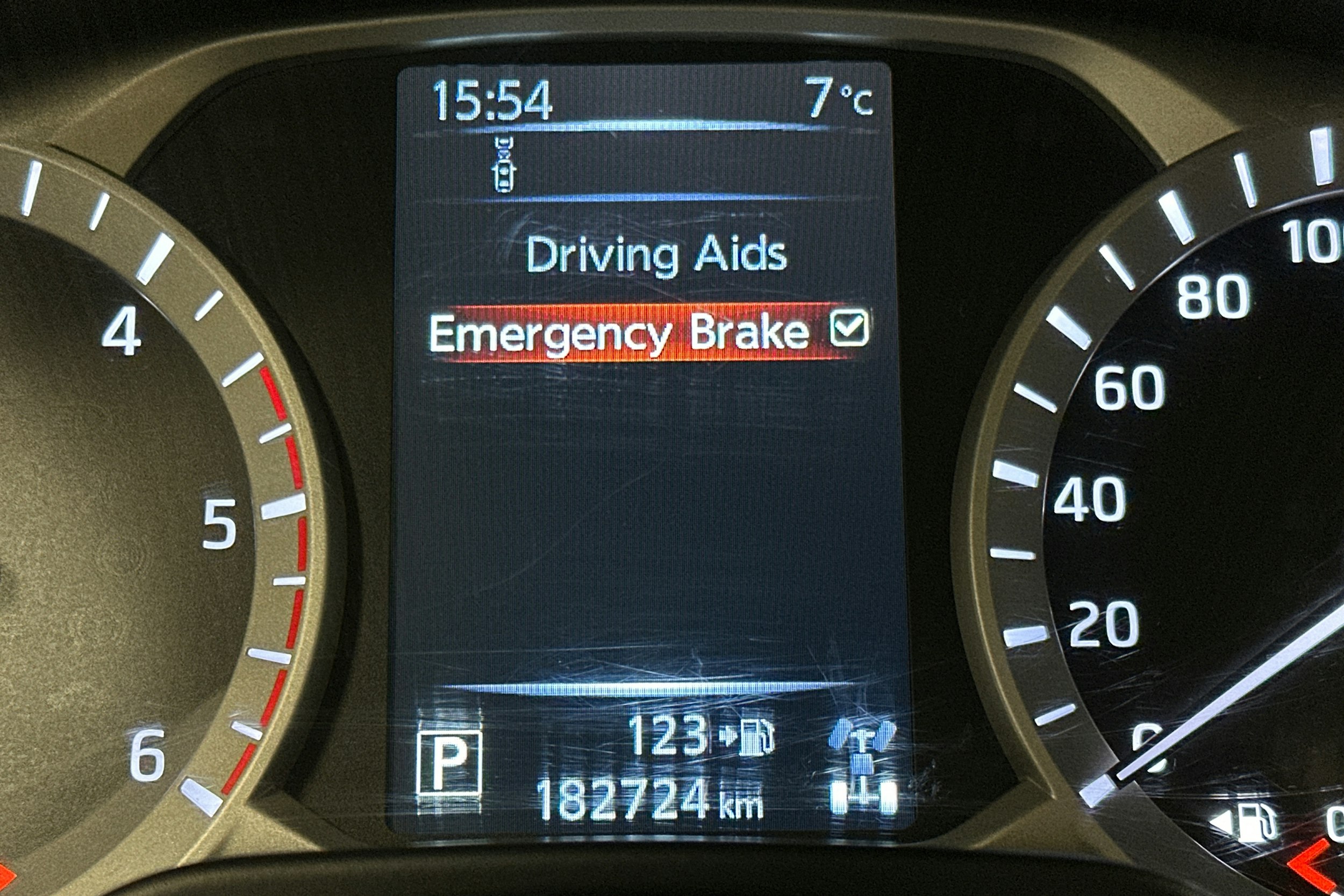 musta Nissan Navara 2017 kuva 19.