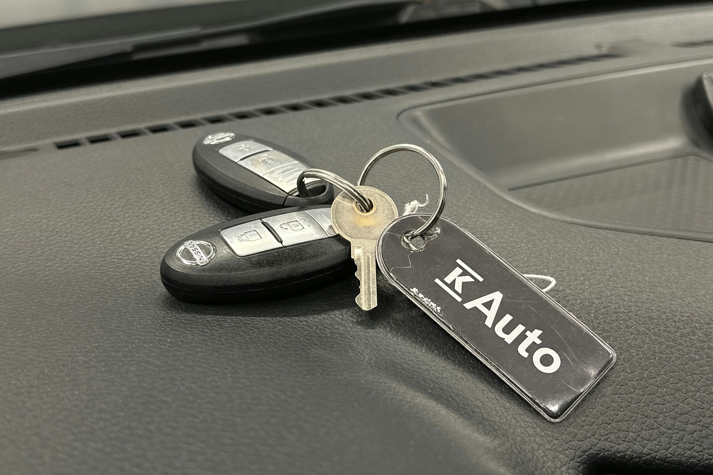 musta Nissan Navara 2017 kuva 26.