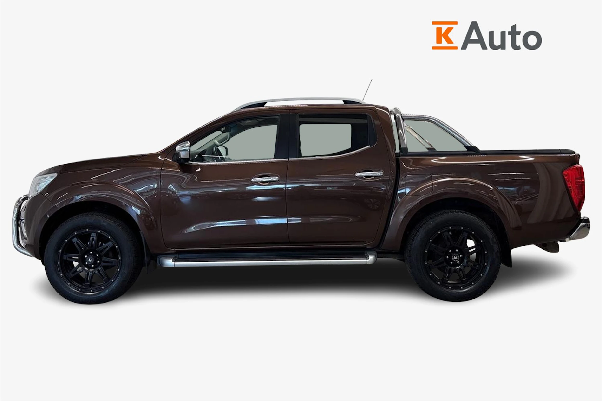 ruskea (beige) Nissan Navara 2017 kuva 5.