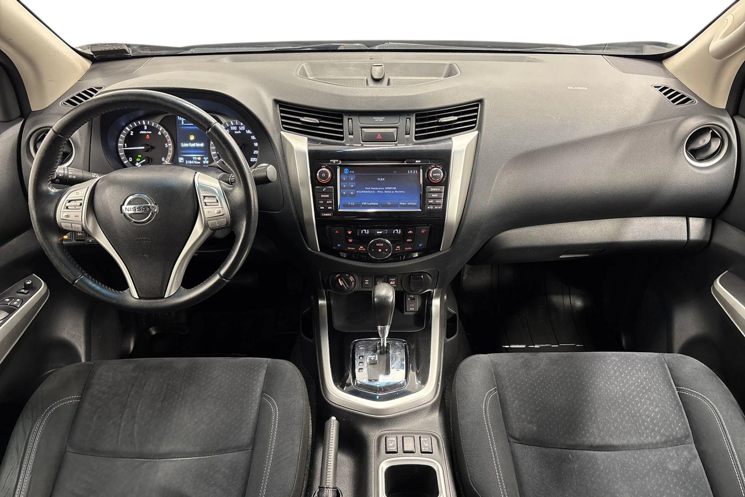 ruskea (beige) Nissan Navara 2017 kuva 7.
