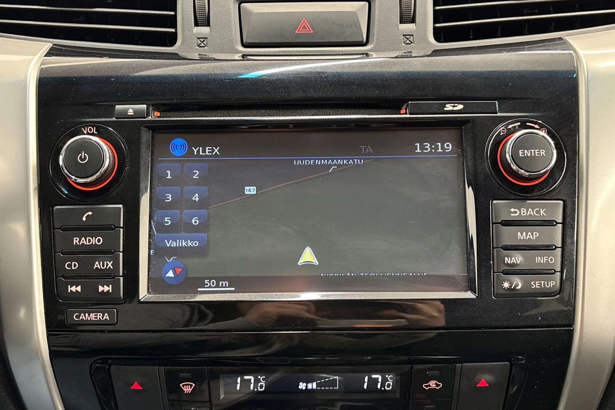 ruskea (beige) Nissan Navara 2017 kuva 17.