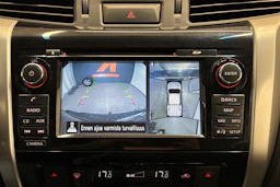 ruskea (beige) Nissan Navara 2017 kuva 18.