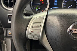 harmaa Nissan Navara 2017 kuva 10.