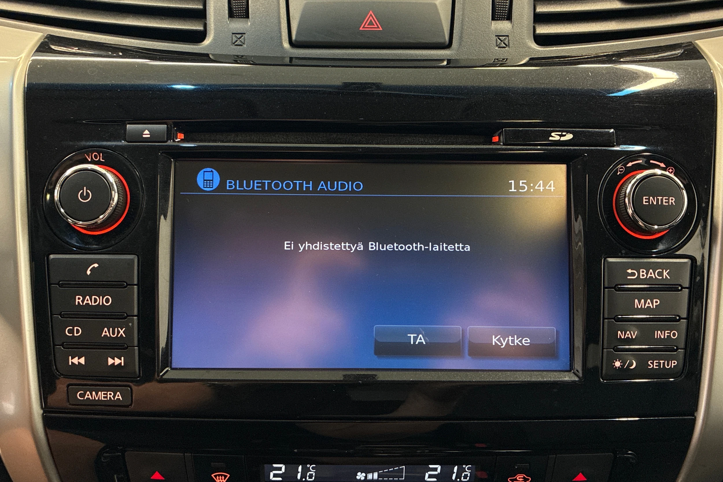 harmaa Nissan Navara 2017 kuva 15.