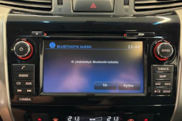 harmaa Nissan Navara 2017 kuva 15.