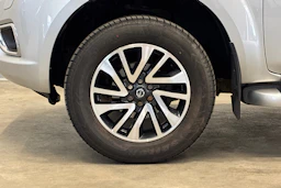 harmaa Nissan Navara 2017 kuva 23.