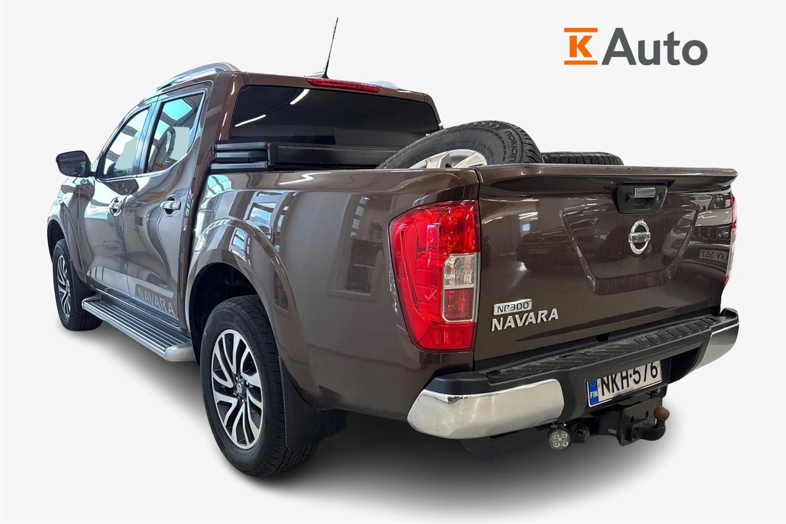 ruskea (beige) Nissan Navara 2017 kuva 2.