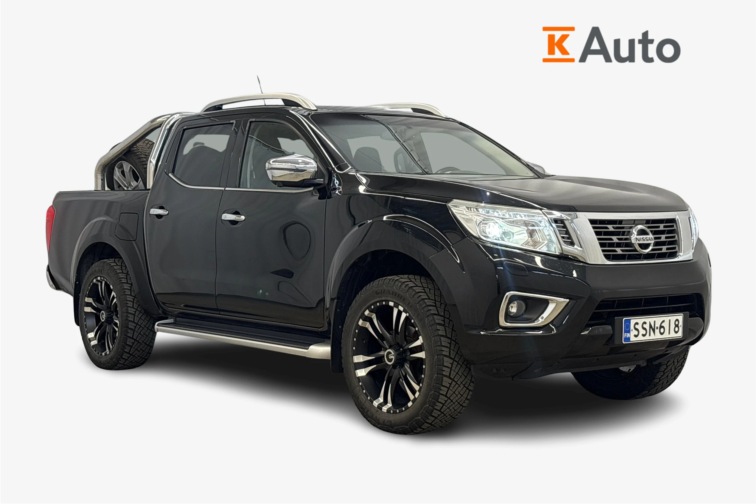 musta Nissan Navara 2017 kuva 1.