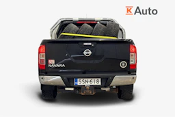 musta Nissan Navara 2017 kuva 3.