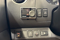musta Nissan Navara 2017 kuva 20.