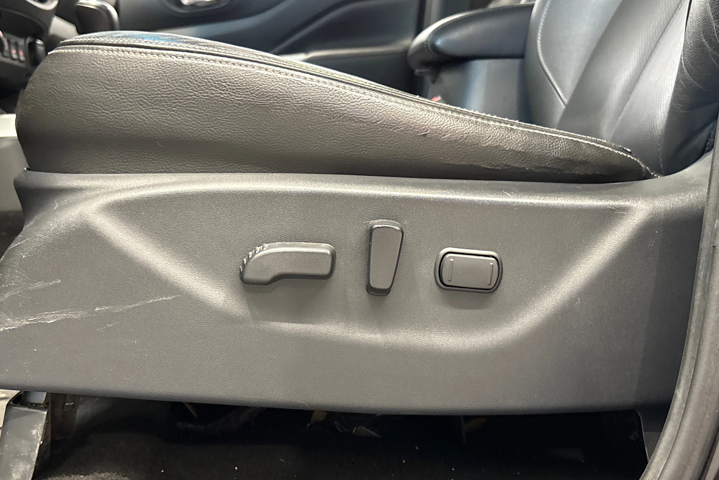 musta Nissan Navara 2017 kuva 22.
