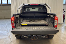 musta Nissan Navara 2017 kuva 23.
