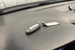 musta Nissan Navara 2017 kuva 29.