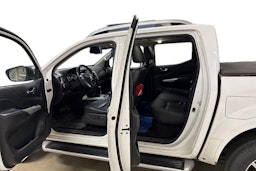 valkoinen Nissan Navara 2017 kuva 4.