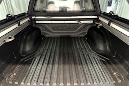 valkoinen Nissan Navara 2018 kuva 14.
