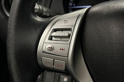 valkoinen Nissan Navara 2018 kuva 19.