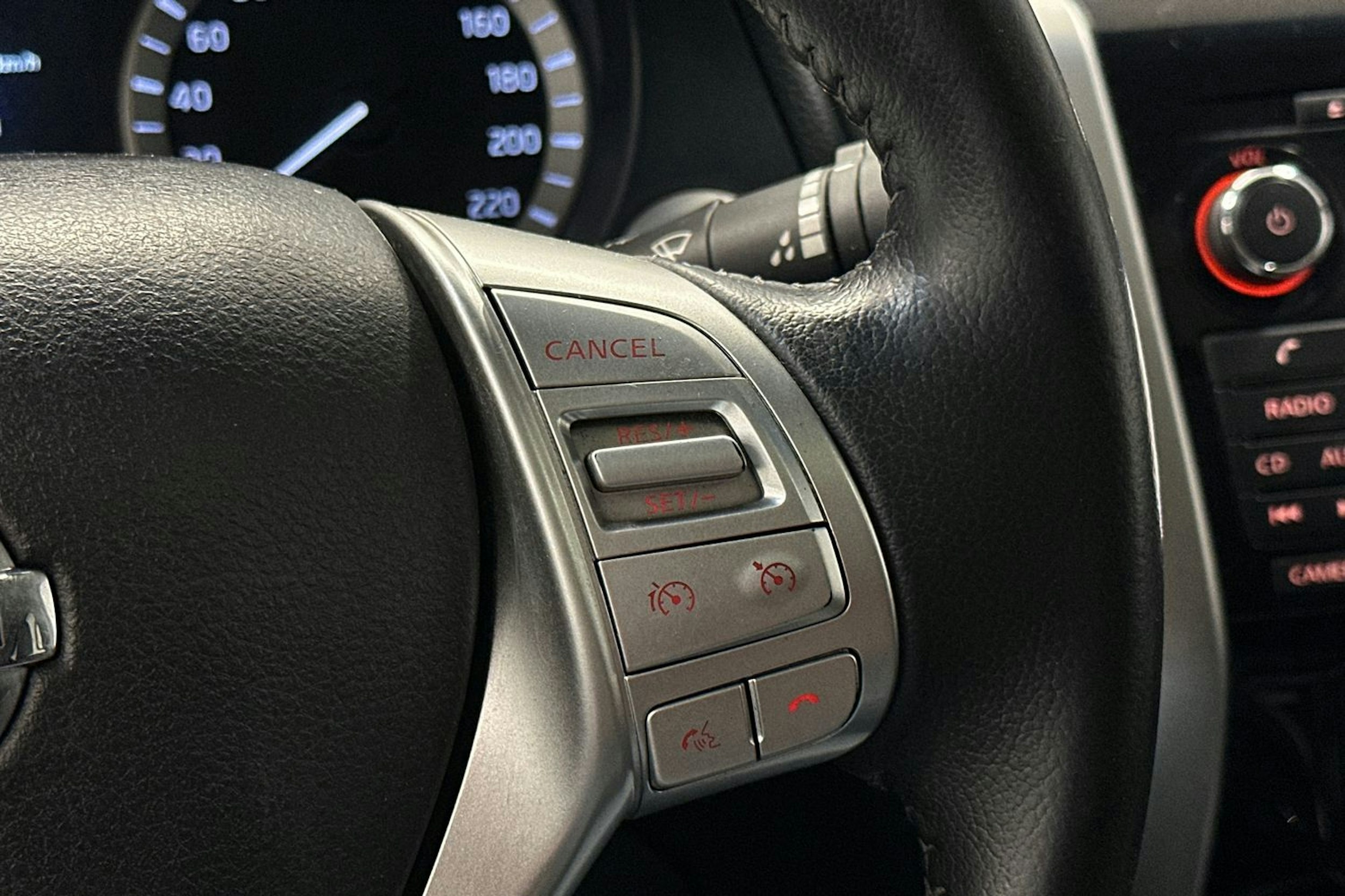 valkoinen Nissan Navara 2018 kuva 20.