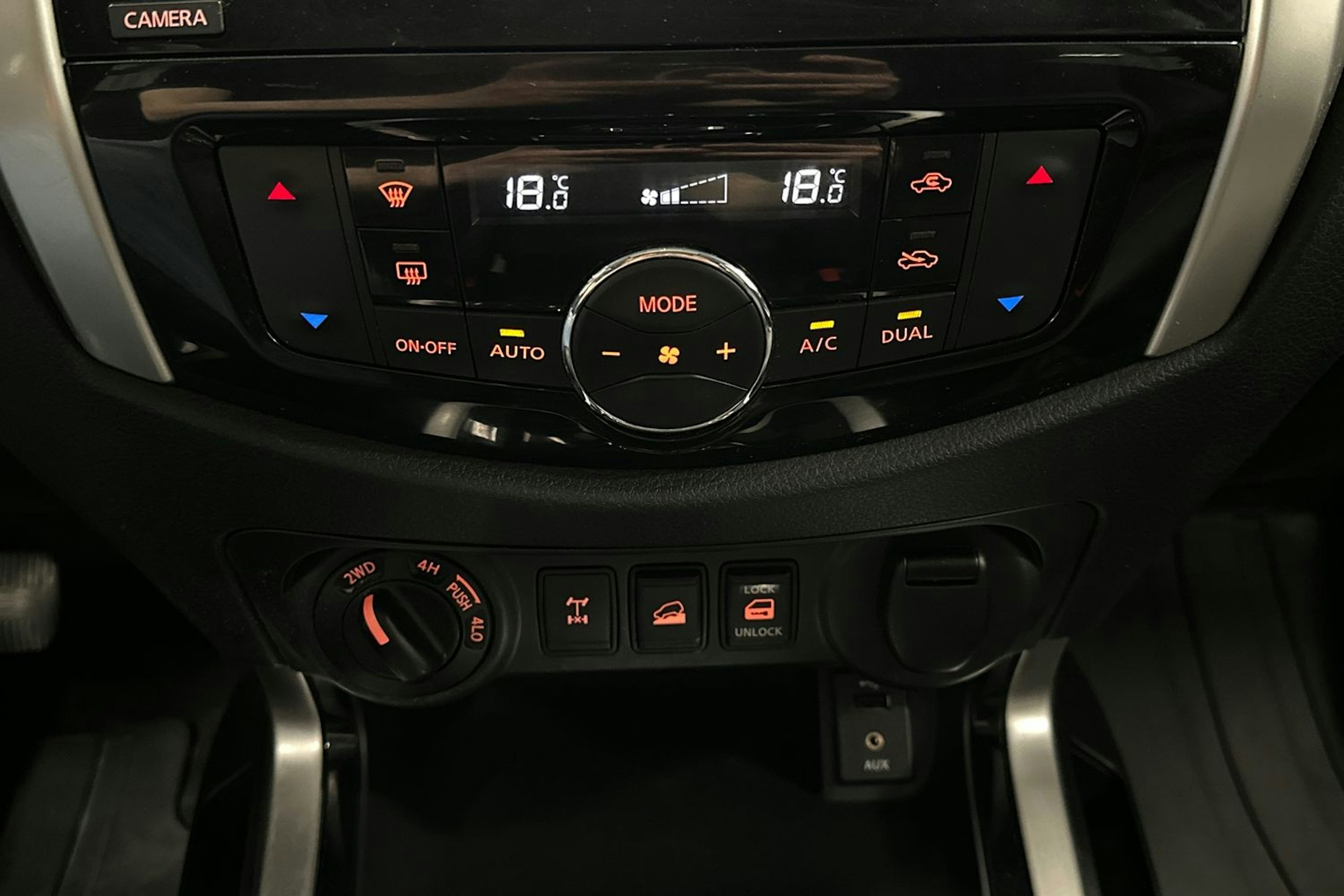 valkoinen Nissan Navara 2018 kuva 25.
