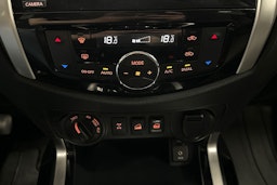 valkoinen Nissan Navara 2018 kuva 25.