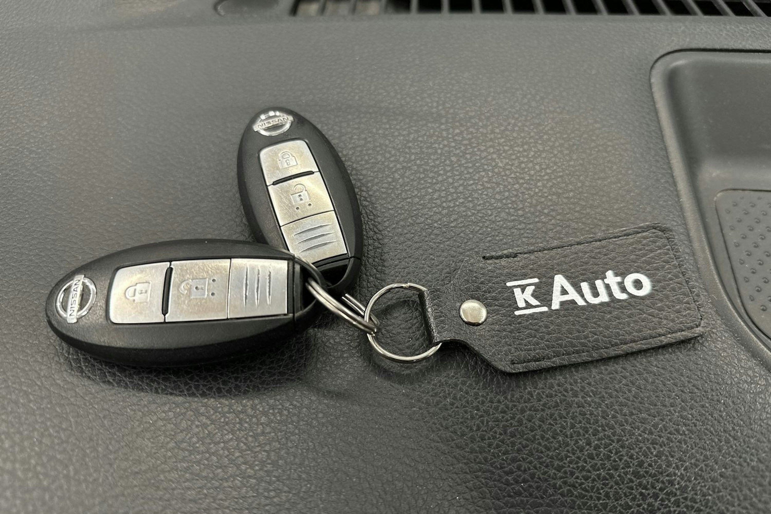valkoinen Nissan Navara 2018 kuva 26.