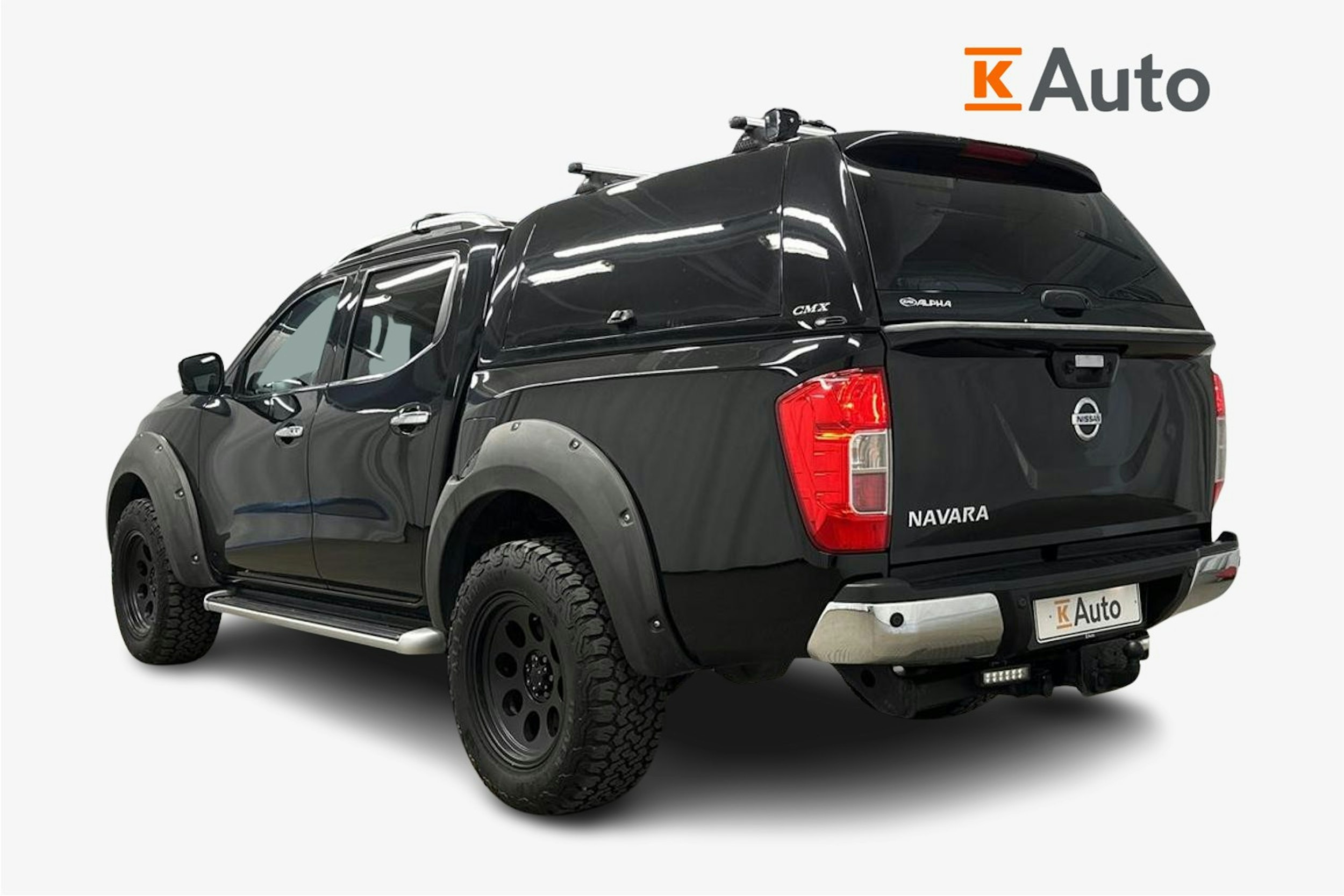 musta Nissan Navara 2018 kuva 2.