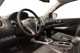 musta Nissan Navara 2018 kuva 6.