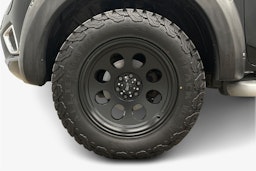 musta Nissan Navara 2018 kuva 9.