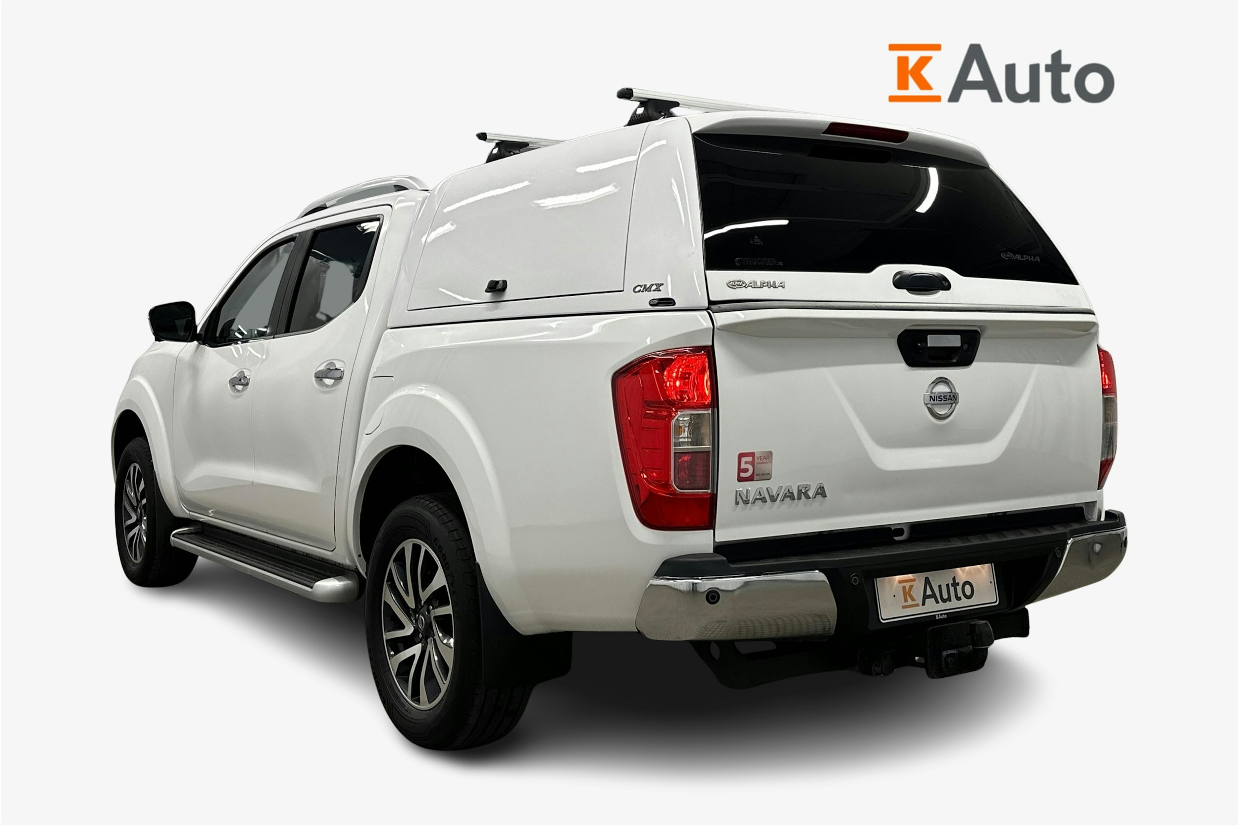 valkoinen Nissan Navara 2018 kuva 2.