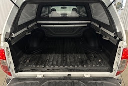 valkoinen Nissan Navara 2018 kuva 11.