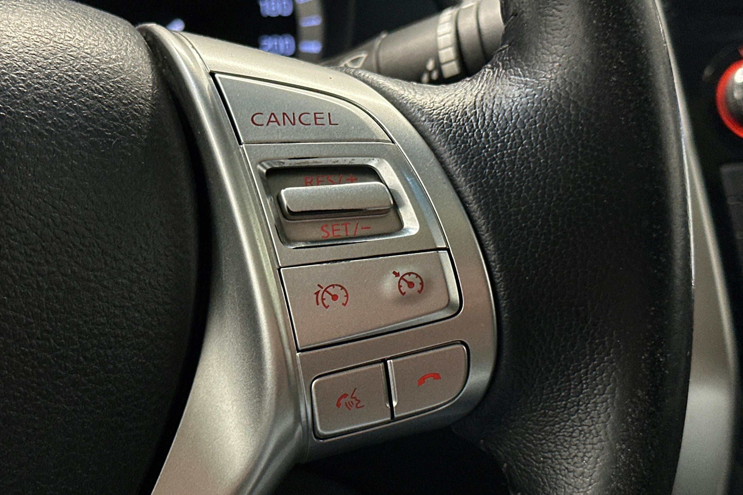 valkoinen Nissan Navara 2018 kuva 17.