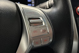 valkoinen Nissan Navara 2018 kuva 17.