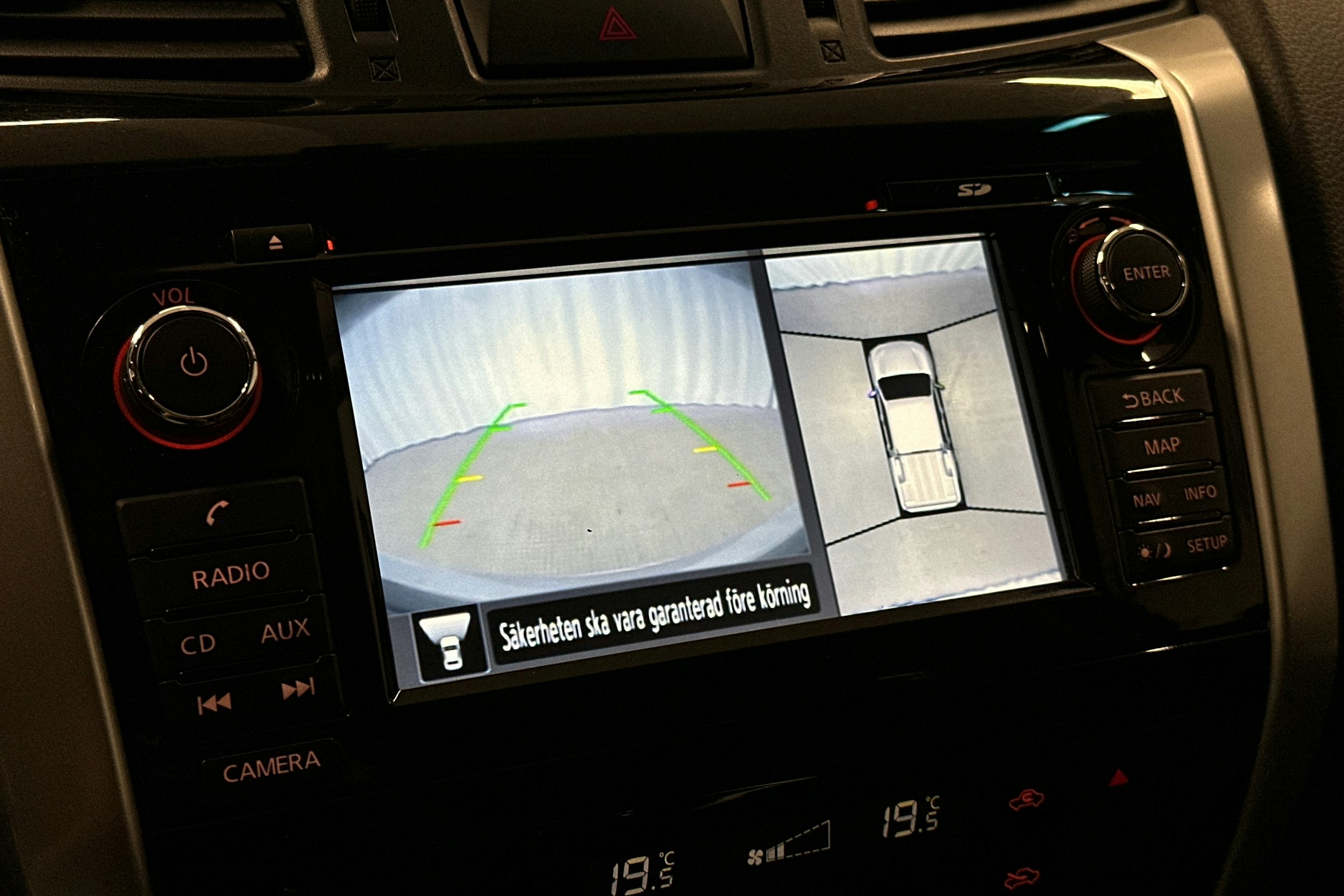 valkoinen Nissan Navara 2018 kuva 21.
