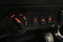 valkoinen Nissan Navara 2018 kuva 22.