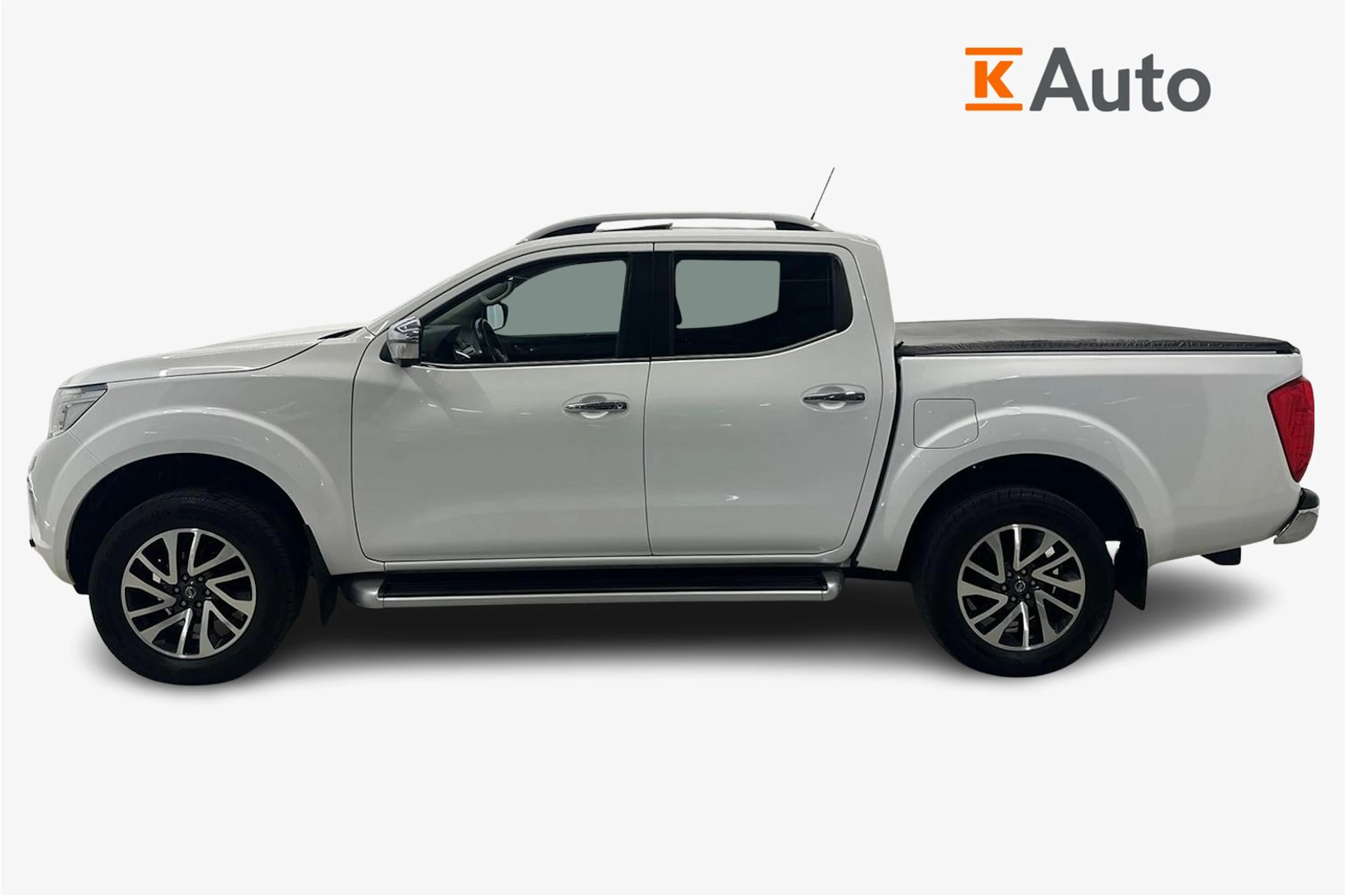 valkoinen Nissan Navara 2018 kuva 5.