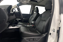 valkoinen Nissan Navara 2018 kuva 8.