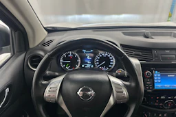 valkoinen Nissan Navara 2018 kuva 11.