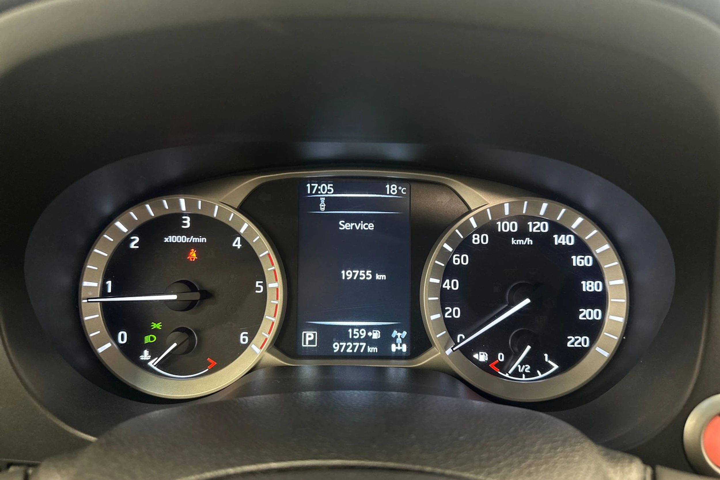 valkoinen Nissan Navara 2018 kuva 13.