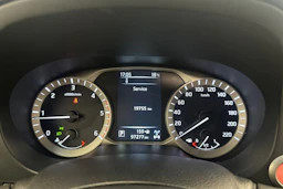 valkoinen Nissan Navara 2018 kuva 13.