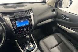 valkoinen Nissan Navara 2018 kuva 14.
