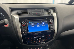 valkoinen Nissan Navara 2018 kuva 18.