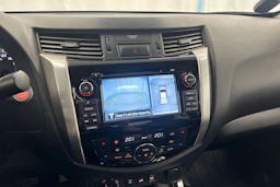 valkoinen Nissan Navara 2018 kuva 19.