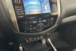 valkoinen Nissan Navara 2018 kuva 21.