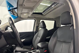 valkoinen Nissan Navara 2018 kuva 27.