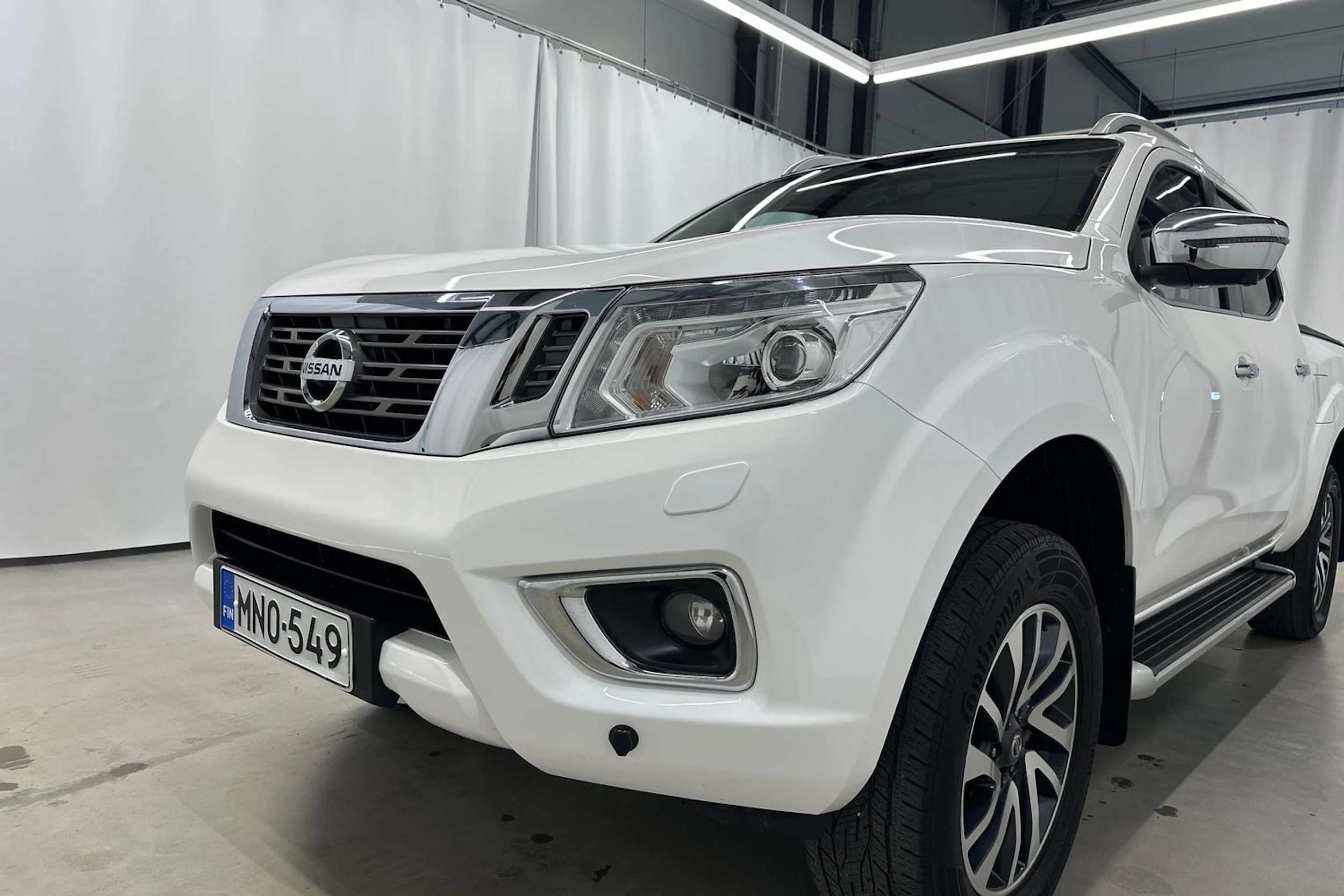 valkoinen Nissan Navara 2018 kuva 32.