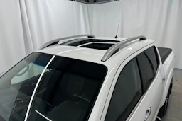 valkoinen Nissan Navara 2018 kuva 33.