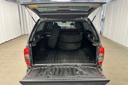 harmaa Nissan Navara 2019 kuva 11.