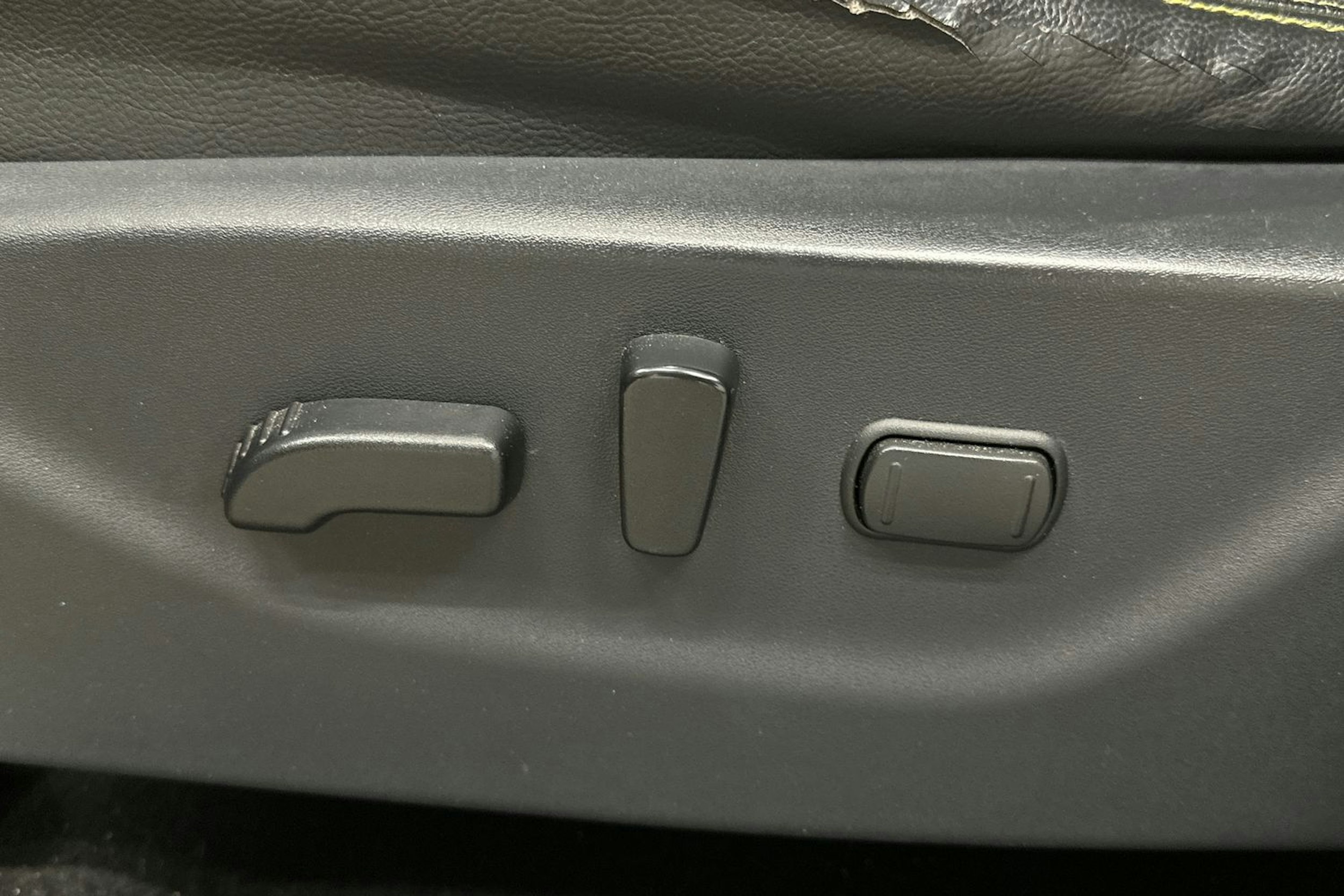 harmaa Nissan Navara 2019 kuva 15.