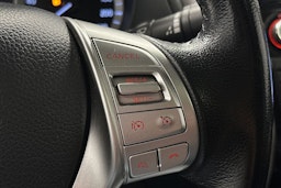 harmaa Nissan Navara 2019 kuva 17.